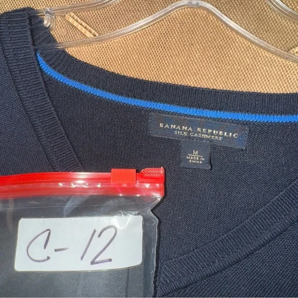 Banana Republic Mens Navy Blue Silk Cashmere V-Neck Sweater Size M - Picture 10 of 15
